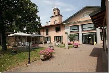 Hotel Vecchio Convento Bareggio Exterior foto