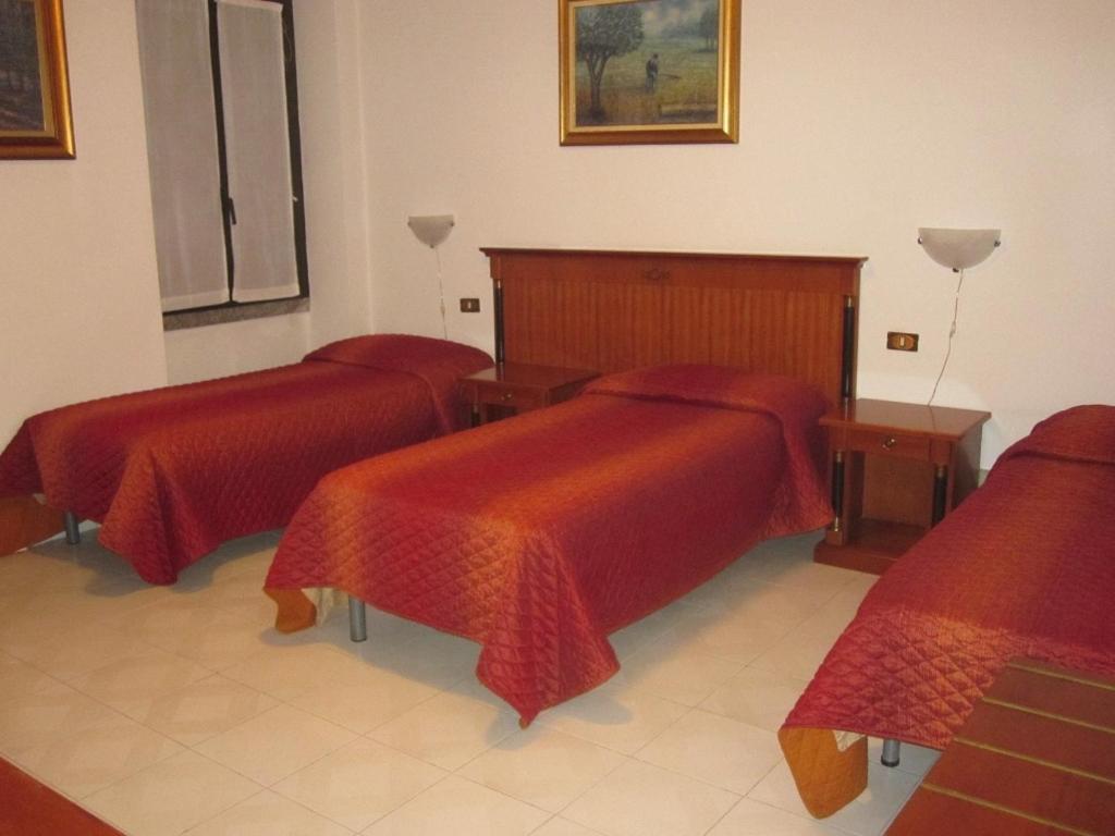 Hotel Vecchio Convento Bareggio Habitación foto