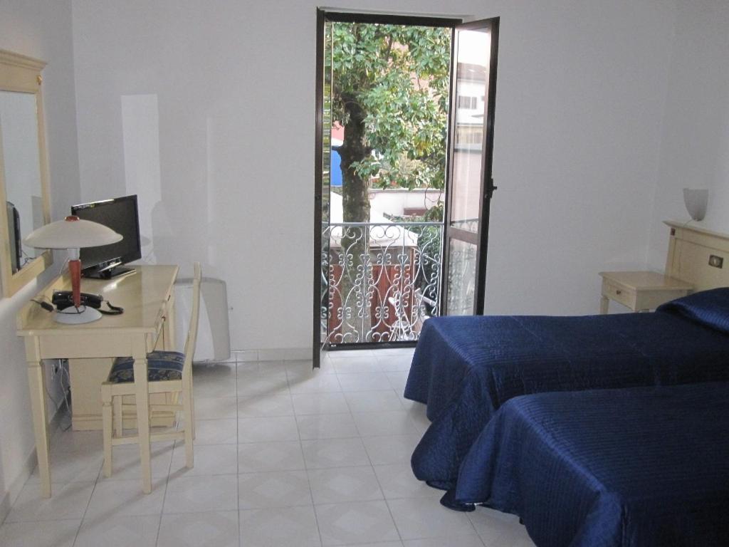 Hotel Vecchio Convento Bareggio Habitación foto
